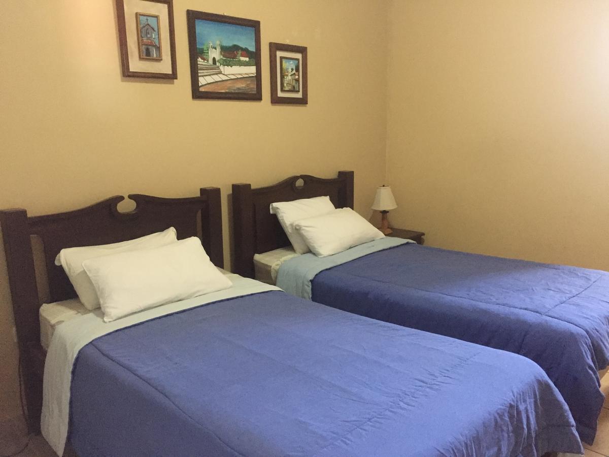 Hotel Casa De Espana La Ceiba Luaran gambar