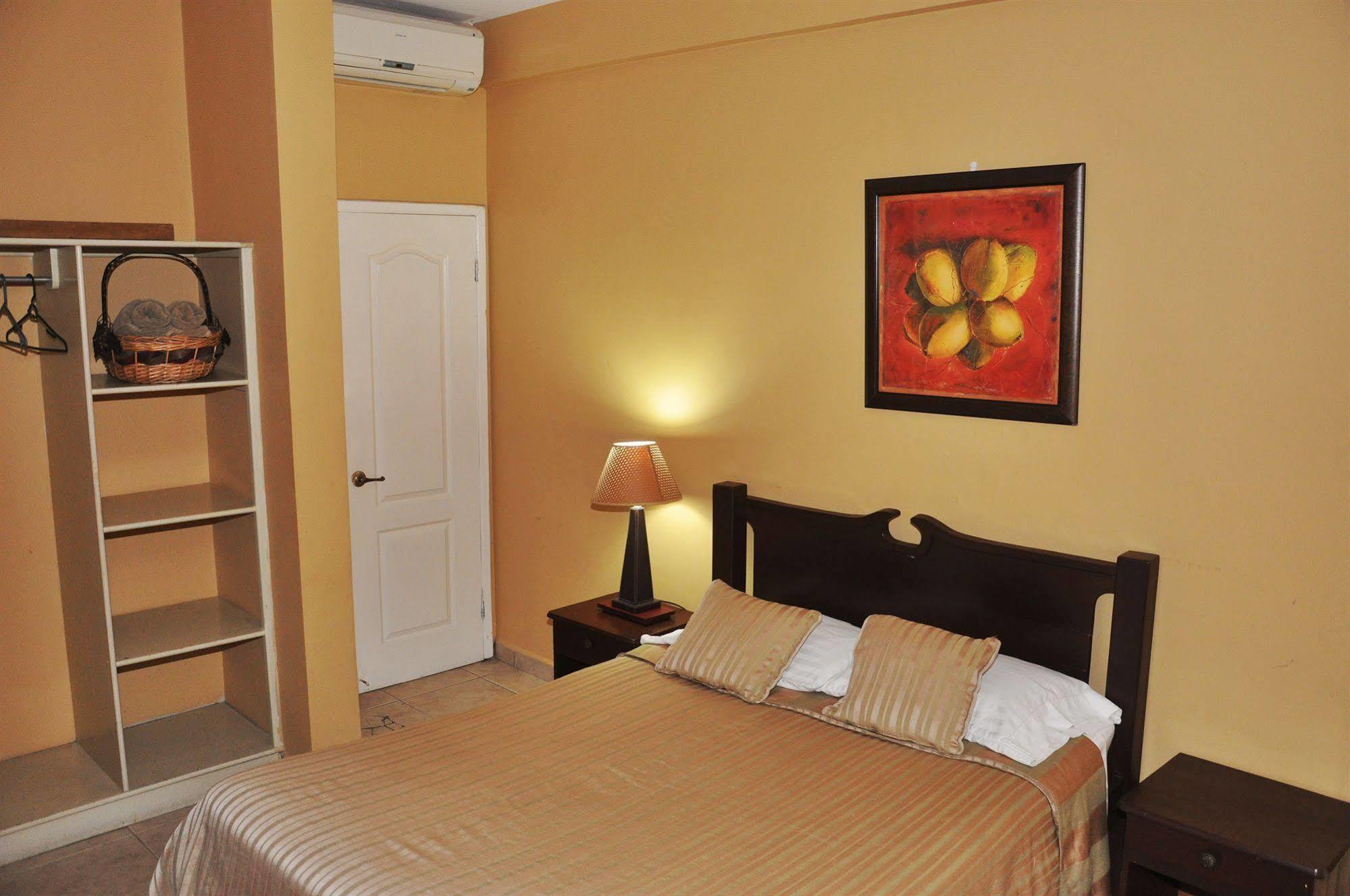 Hotel Casa De Espana La Ceiba Luaran gambar
