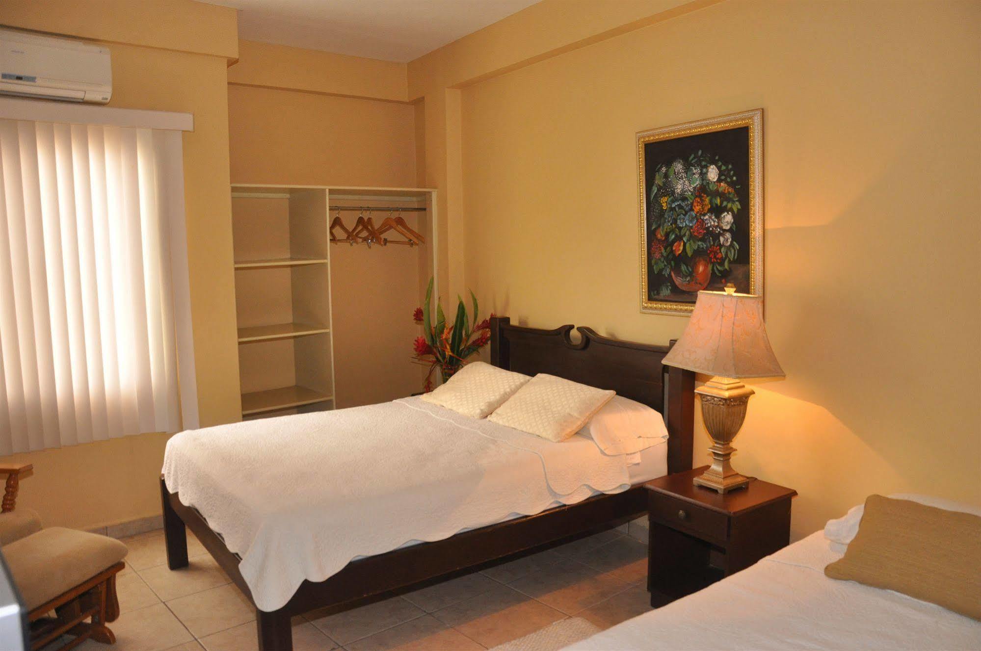 Hotel Casa De Espana La Ceiba Luaran gambar
